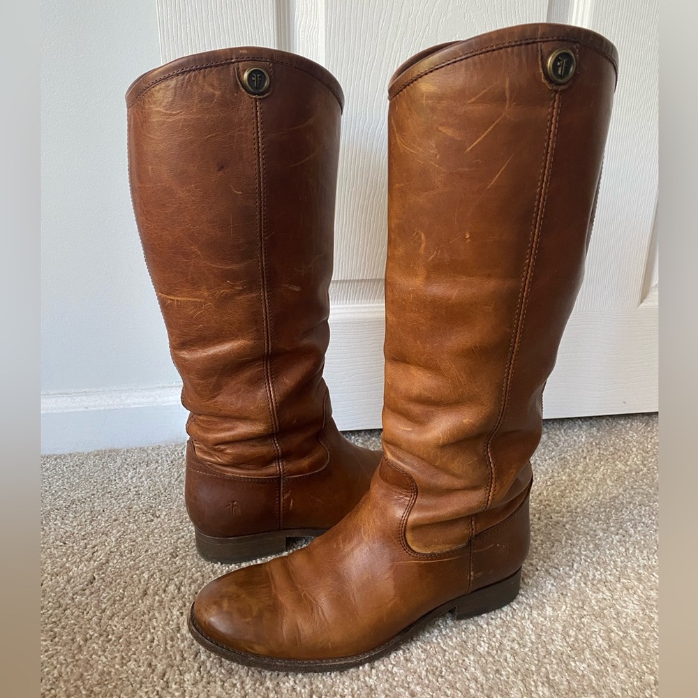 Frye Melissa Button 2 in Cognac